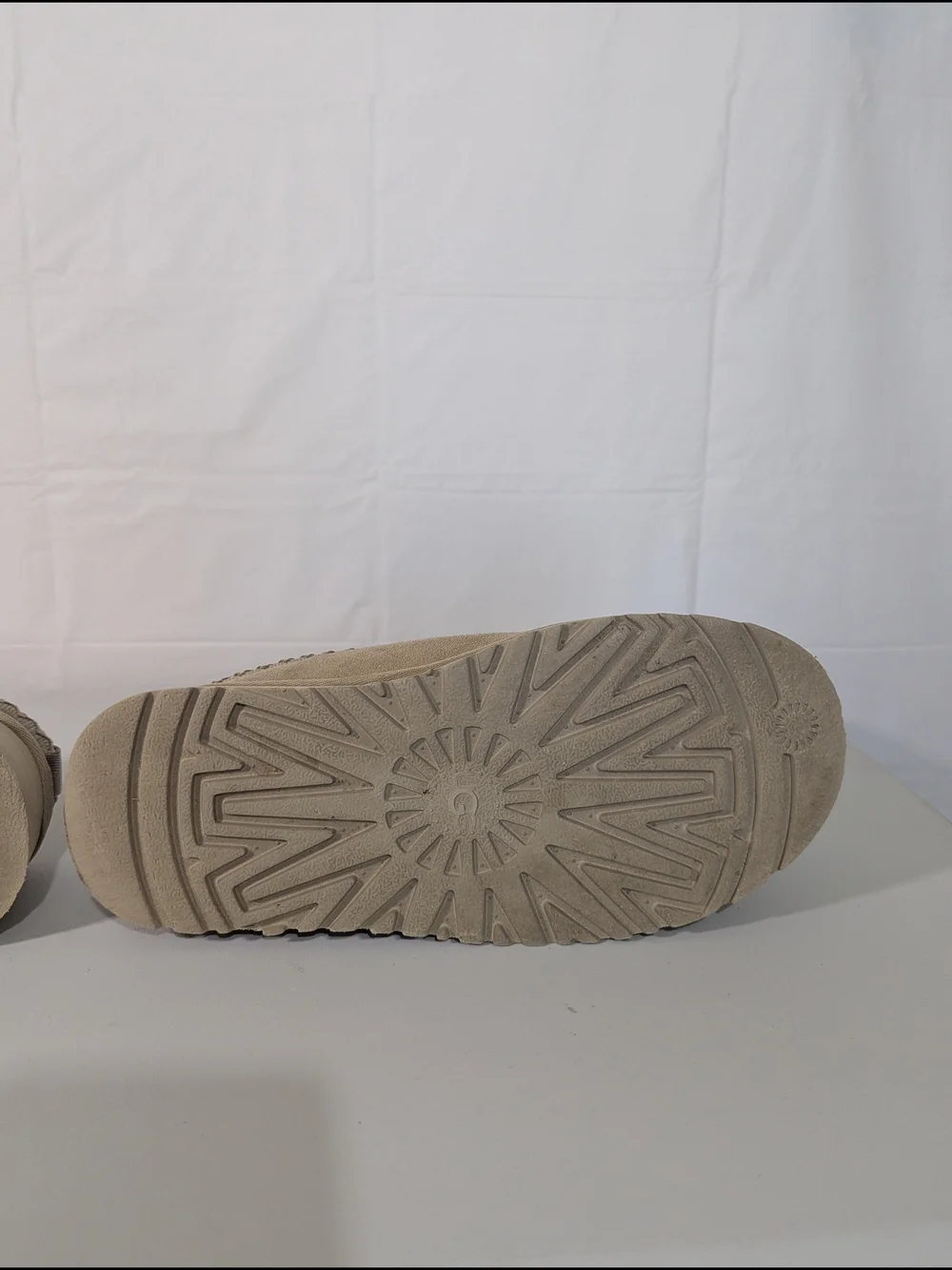UGG Tasman Platform Slippers Sand Beige Suede Sheepskin Lined Women's Size 7
